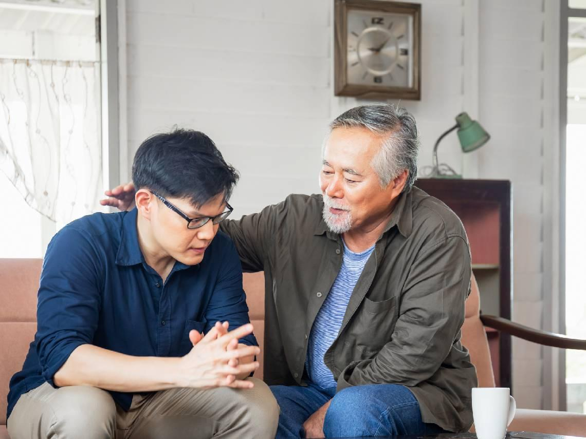 月薪一半扛爸媽，40歲獨子如何存退休金？他用沉痛告白揭真相：做好「這件事」別讓孩子替你老後買單